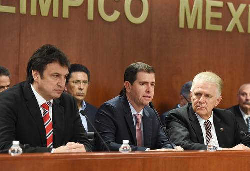 Alfredo Castillo junto a Carlos Padilla (der.) cuando tiempo atrás se comprometían a trabajar en conjunto, hoy están peleadísimos // Foto: La Jornadas 