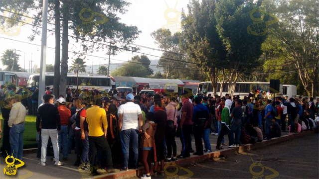 normalistas-en-la-PGJ-Michoacan-Procuraduria-4