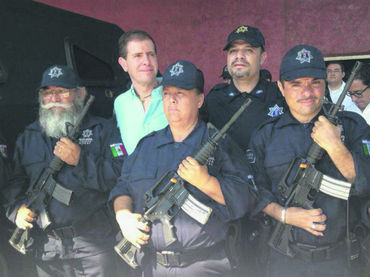 Alfredo Castillo autodefensas Papá Pitufo