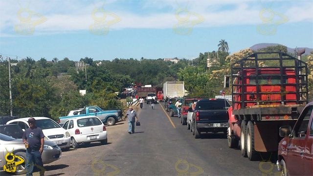 bloqueos-cierre-carretera-Tierra-Caliente-Michoacan