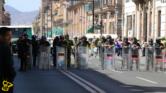 granaderos-centro-Morelia-Congreso-del-Estado-Madero