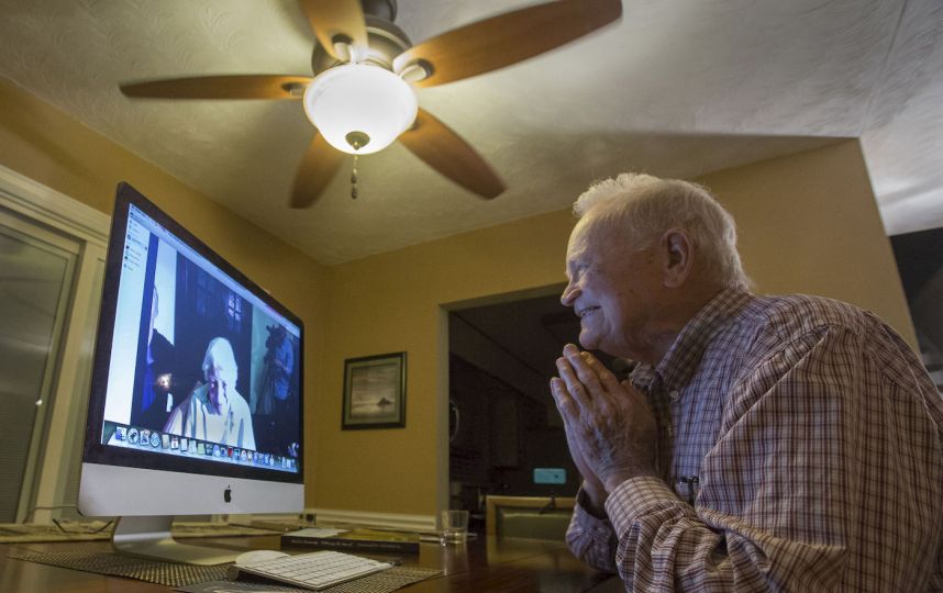 hombre cita ex novia 70 años