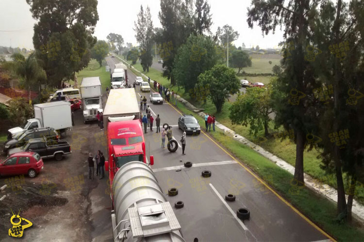 Suman 26 Bloqueos Bloqueos De La CNTE En Carreteras De