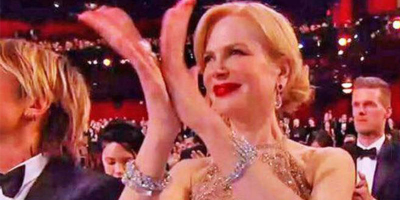 Por-No-Arruinar-Un-Grande-Y-Valioso-Anillo,-Nicole-Kidman-Aplaudía-Como-Foca-En-Los-Oscar