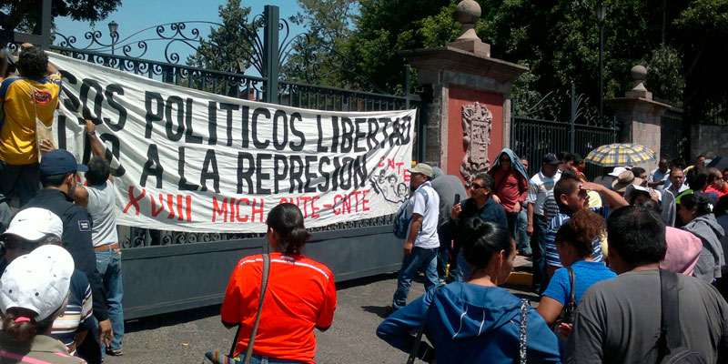 manifestacion-CNTE-Casa-de-Gobierno