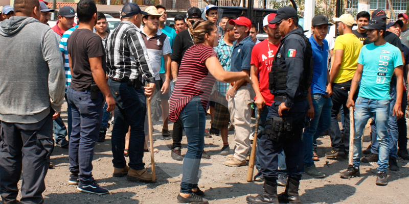 Comunitarios-policia-Los-Reyes-Michoacan