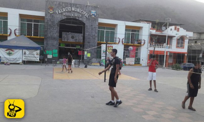 niños-Aquila-voleibol-Michoacan-cancha