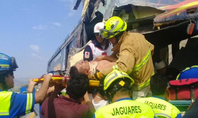 Accidente-Sonora-Dinamita-Santa-Catarina-1