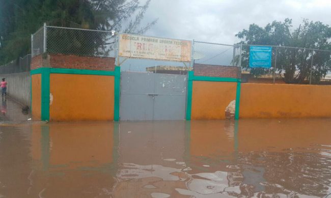 escuela-inundada-2