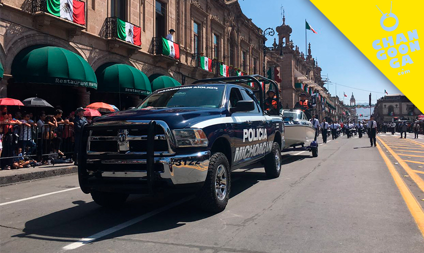 patrullas-sin-placas-desfile-Morelia-1