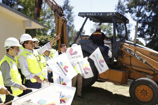 Arranca en Michoacán reconstrucción de planteles afectados por sismo