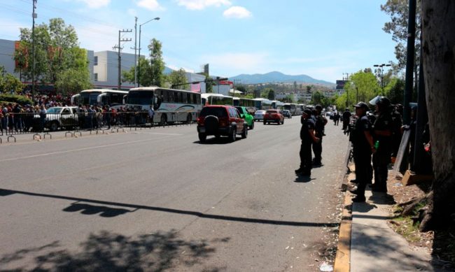 policia-Casa-de-Gobierno-normalistas-2