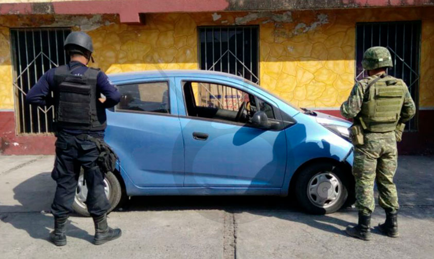 Lázaro-Cárdenas-pistola-auto-robado