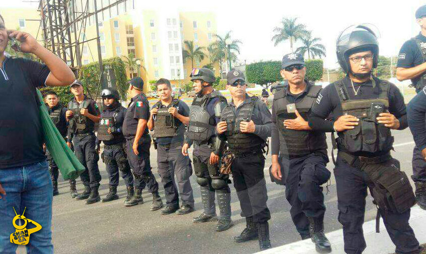 policias-CNTE-enfrentamiento-8