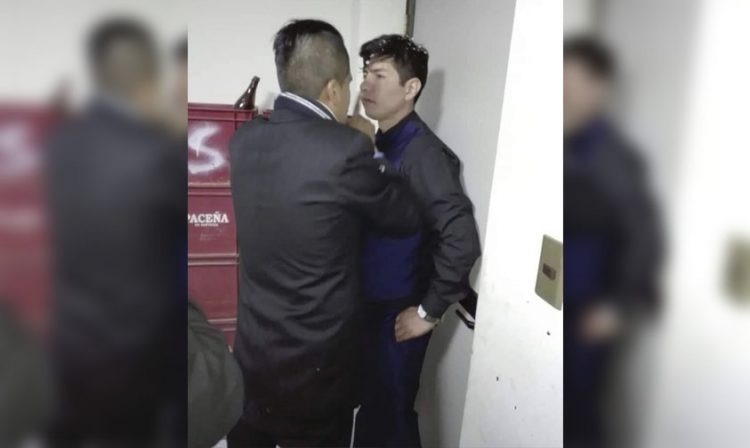 Hombre Golpea A Su Esposa En Plena Boda Noticias De última Hora Con Un Toque