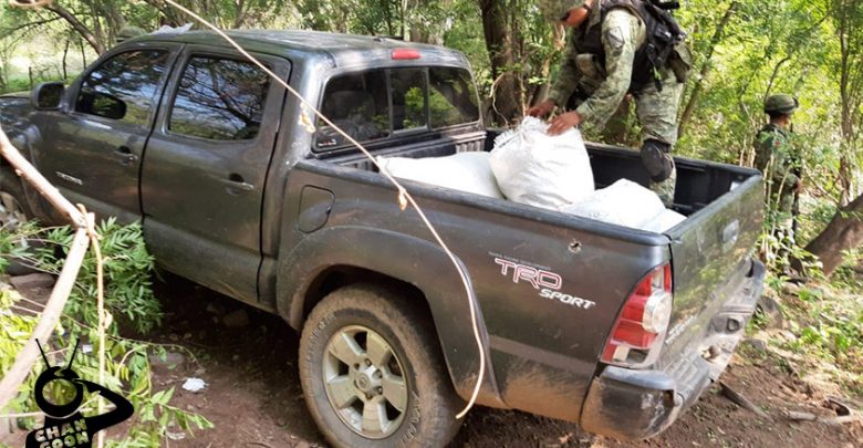 militares-camioneta-marihuana-Aguililla