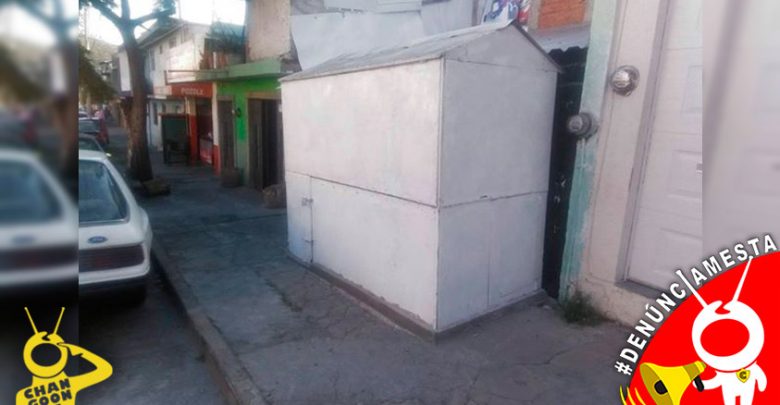 #Denúnciamesta Piden quitar puesto de jugos clausurado que obstruye la calle