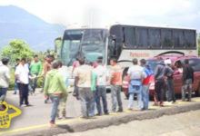 #Michoacán Policía Detiene A 7 Normalistas Por Intentar Secuestrar Autobuses En Tiripetío