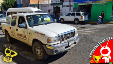 #Denúnciamesta Camioneta del ayuntamiento se estaciona en pleno cruce peatonal