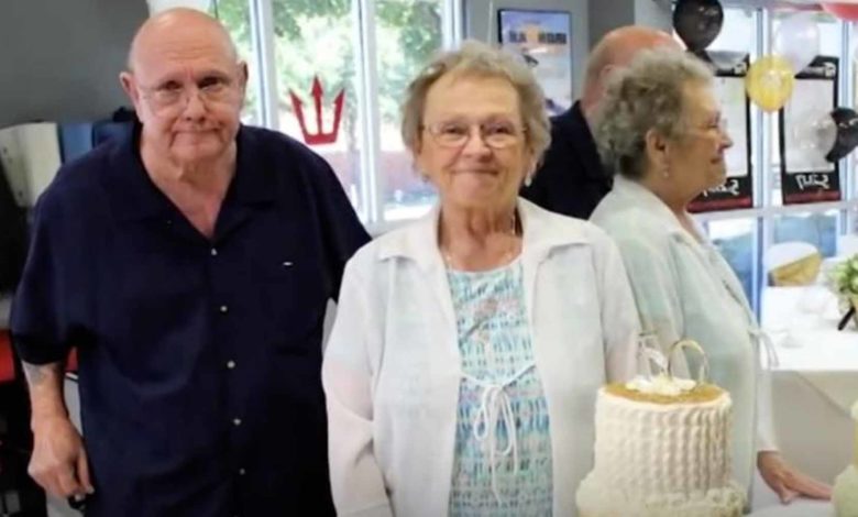 Abuelitos Mueren De COVID-19 Agarrados De La Mano, Tenían 53 Años De Casados