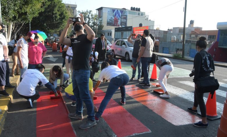 Gobierno De Morelia Visibiliza La Diversidad Sexual, Con Pinta Simbólica De Cruce Peatonal