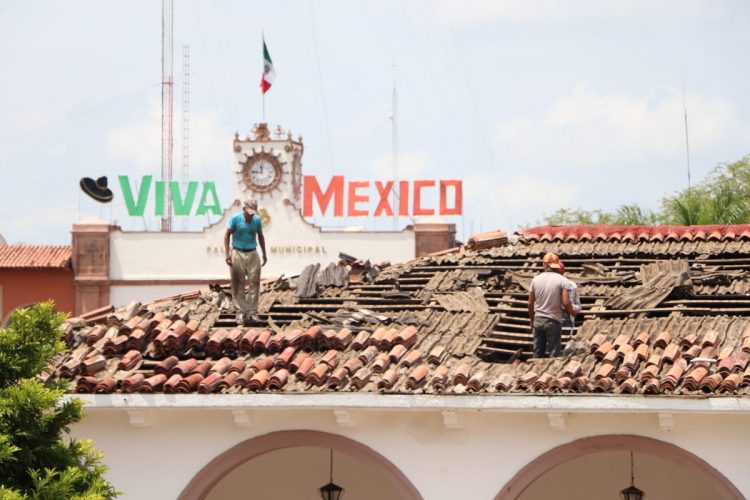 Tunean Edificios Públicos En Apatzingán 