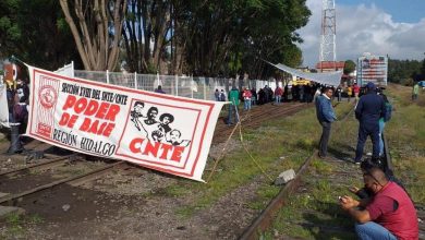 A Pesar De Presencia Policial CNTE Se Concentra En Vías Del Tren