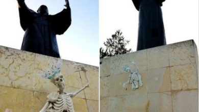 La Muerte Esta Cerca, Dejan Calavera De Yeso En Estatua Del Papa En Morelia