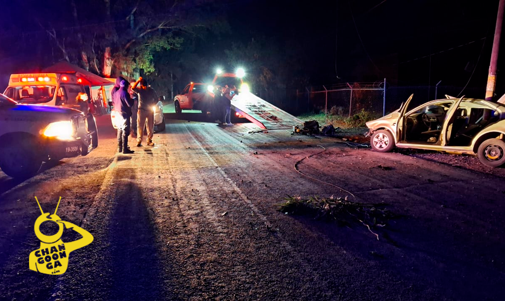 Sujeto Choca Contra Un Poste En Carretera De Zacapu Y Abandona El Auto ...
